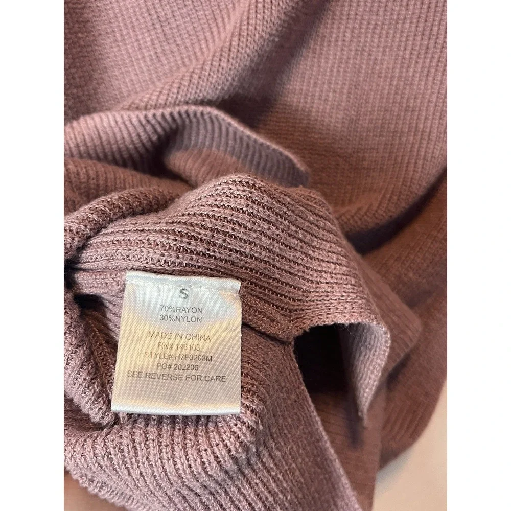 Hippie Rose Size Small Muave Dust Cross‎ Open Back Detail Cozy Sweater